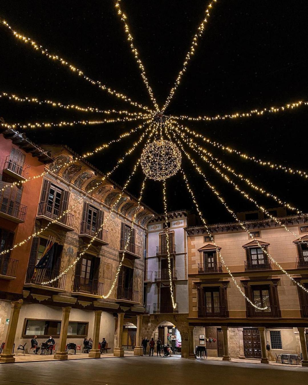 Apartamentos Angelus Plaza Mayor De Graus Extérieur photo