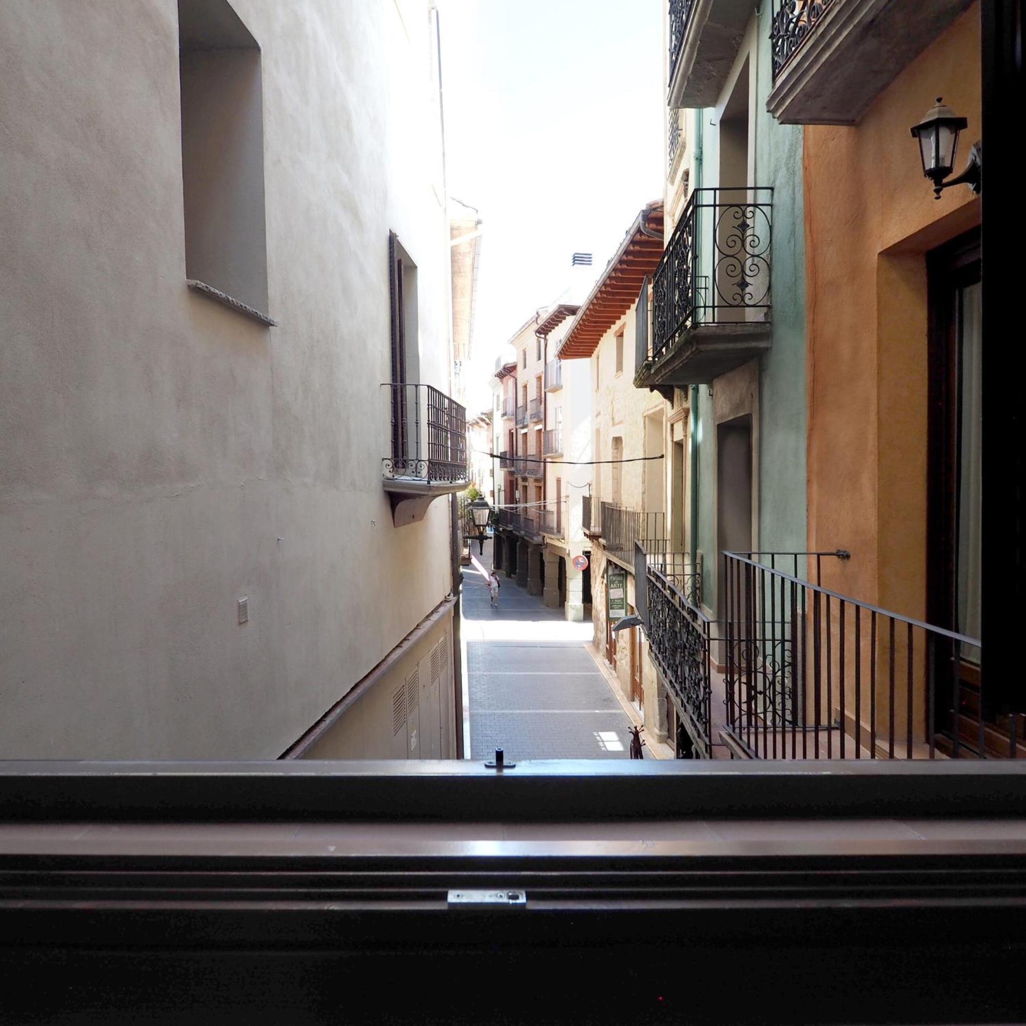 Apartamentos Angelus Plaza Mayor De Graus Extérieur photo