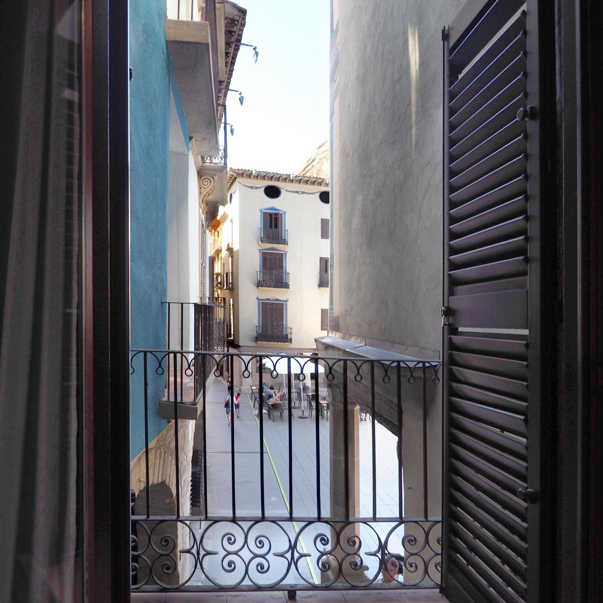 Apartamentos Angelus Plaza Mayor De Graus Extérieur photo