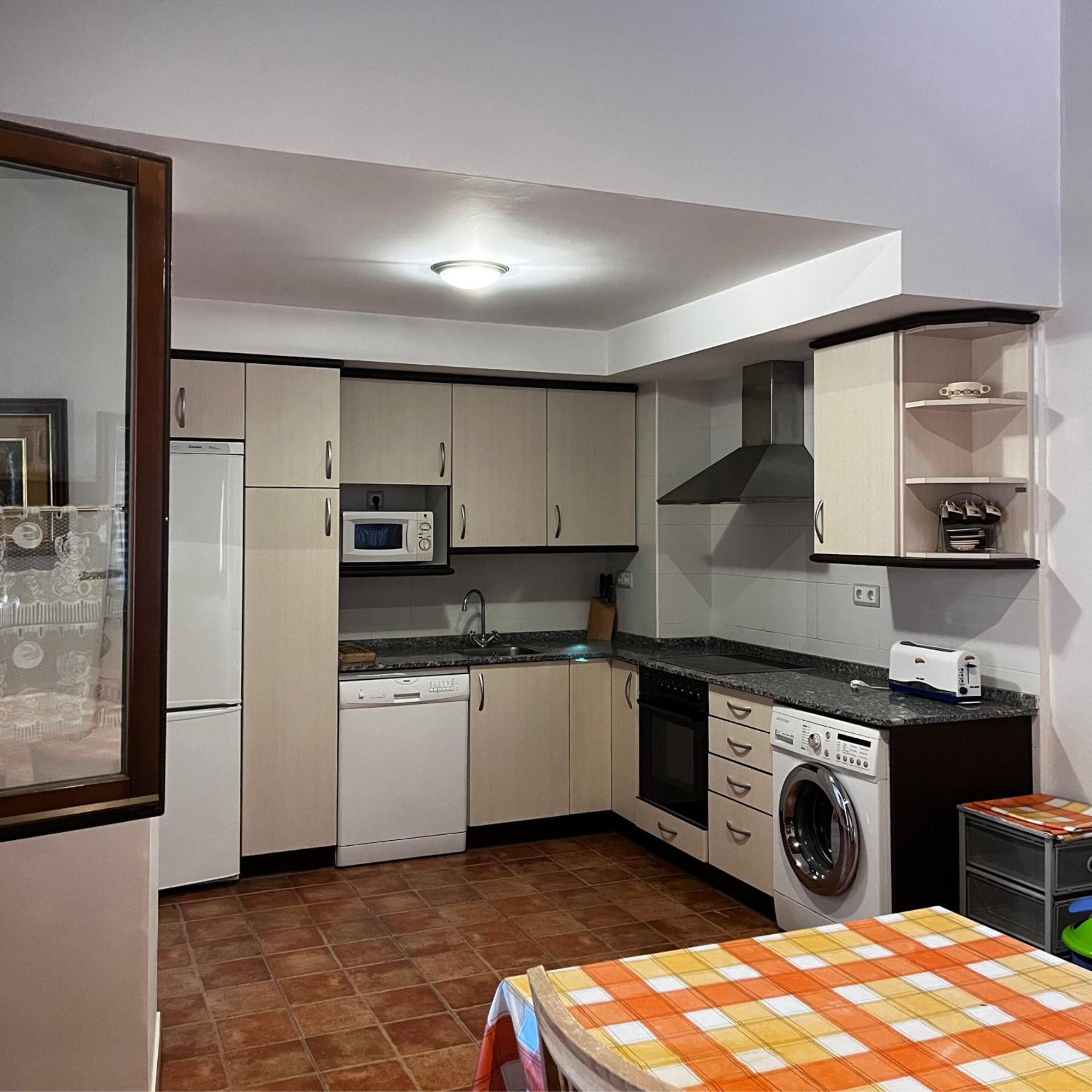 Apartamentos Angelus Plaza Mayor De Graus Extérieur photo