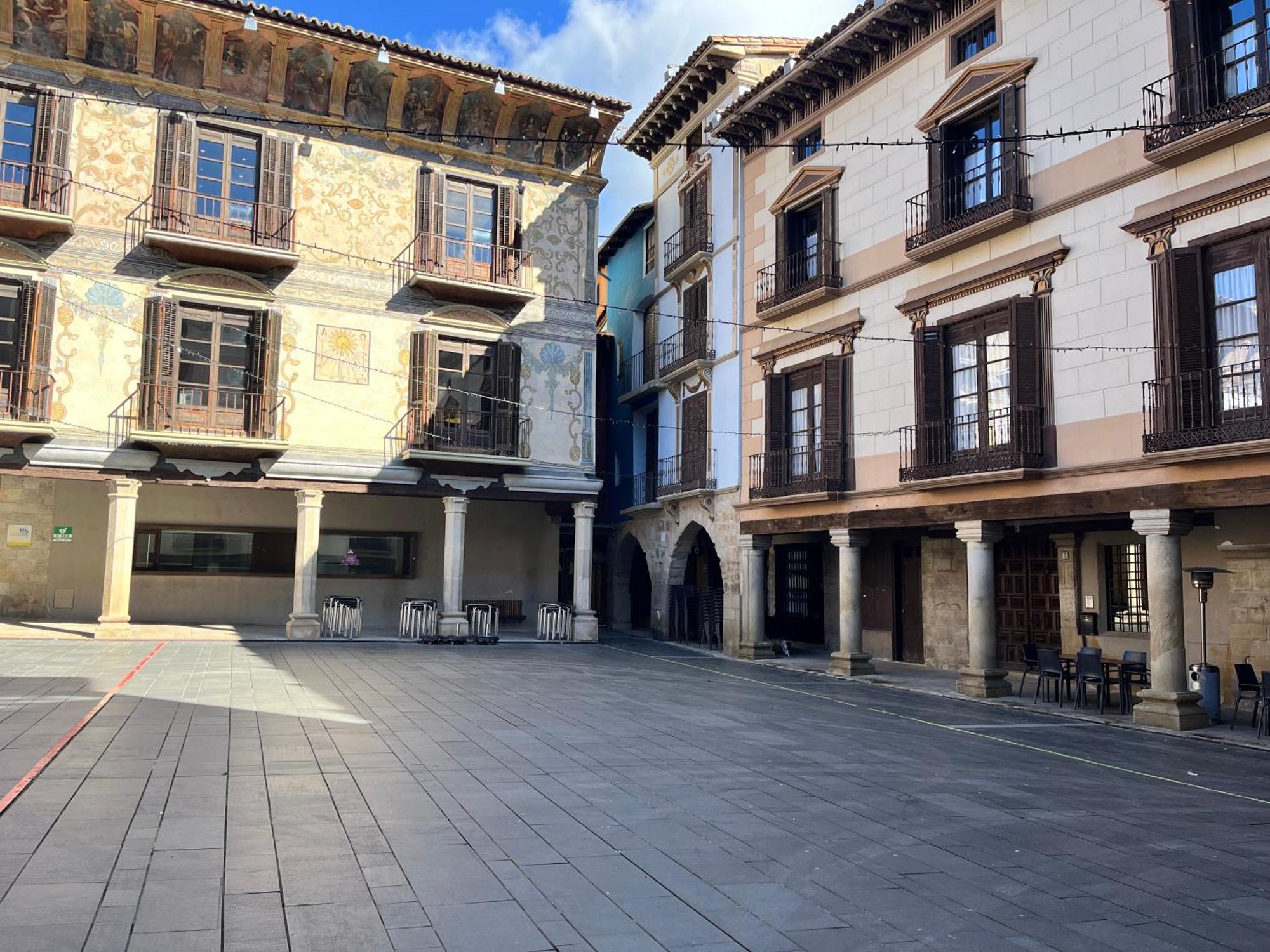 Apartamentos Angelus Plaza Mayor De Graus Extérieur photo